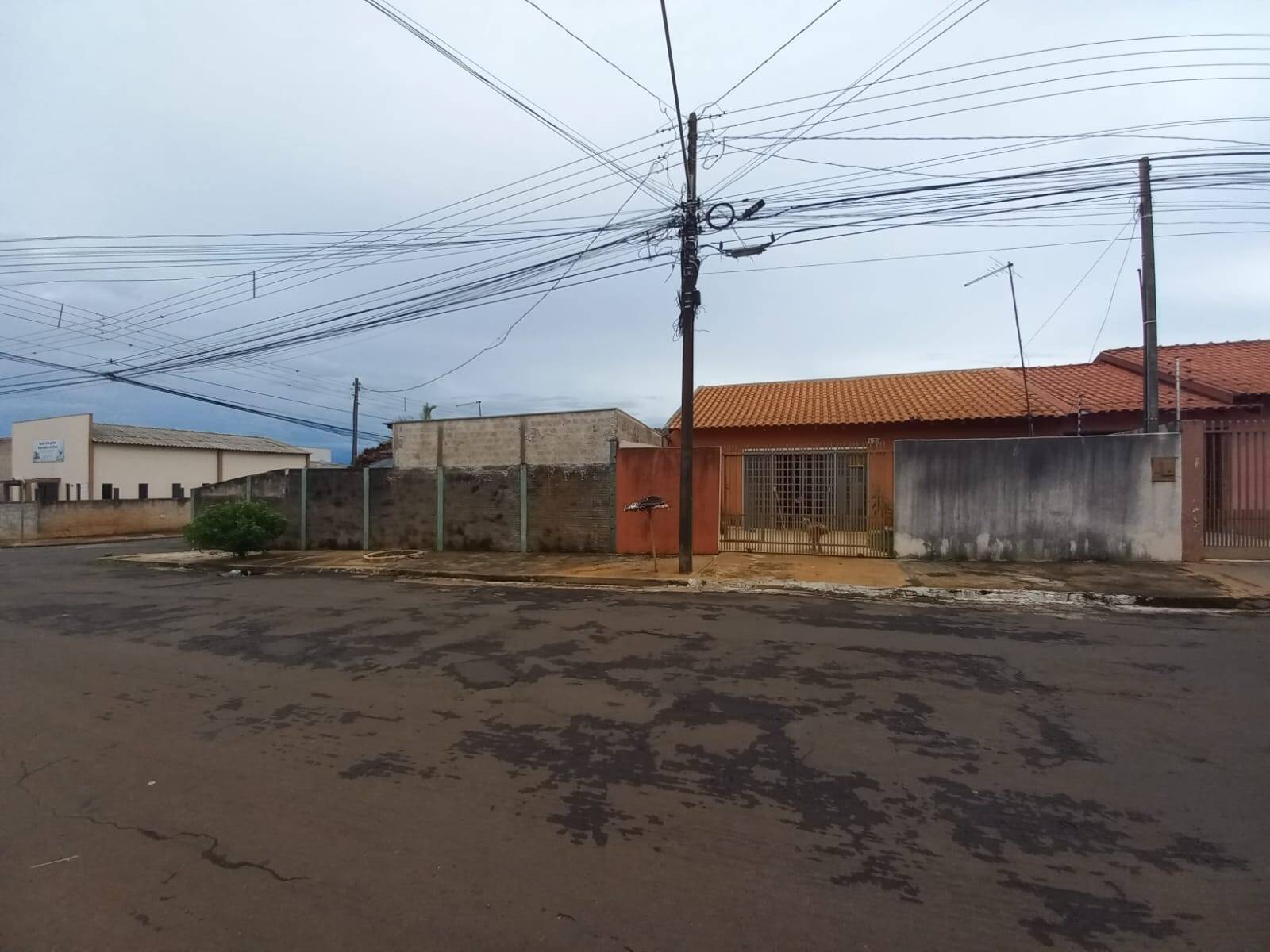 #1210 - Casa para Venda em Arapongas - PR