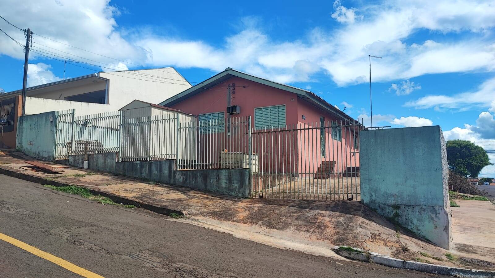 #1224 - Casa para Venda em Arapongas - PR
