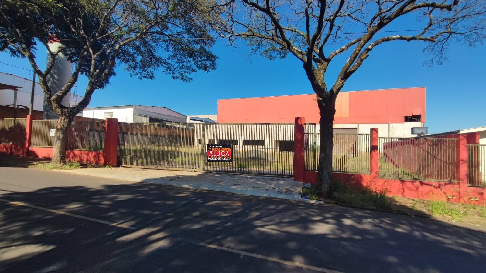 #1298 - Barracão para Locação em Arapongas - PR