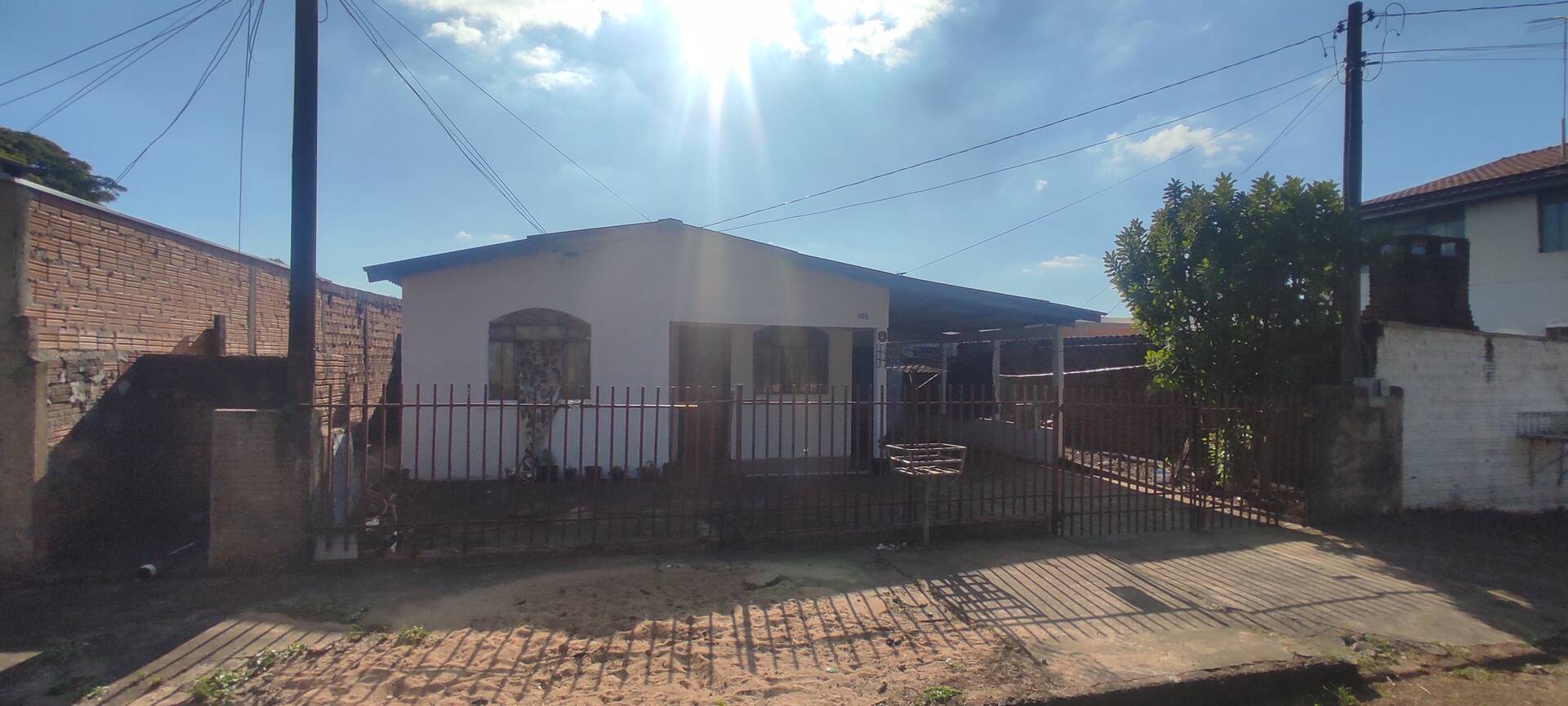 #1299 - Casa para Venda em Arapongas - PR