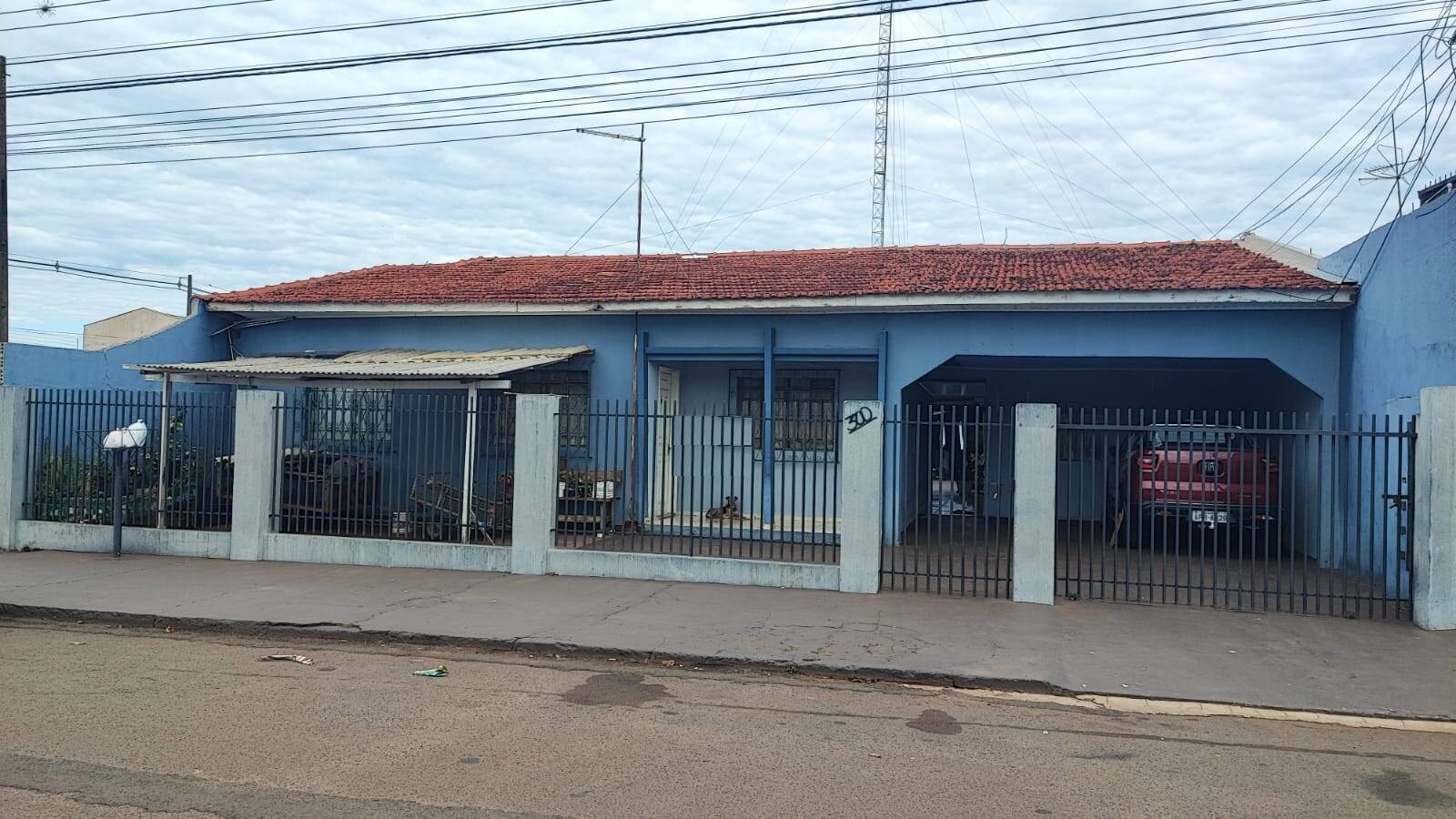 #1302 - Casa para Venda em Arapongas - PR