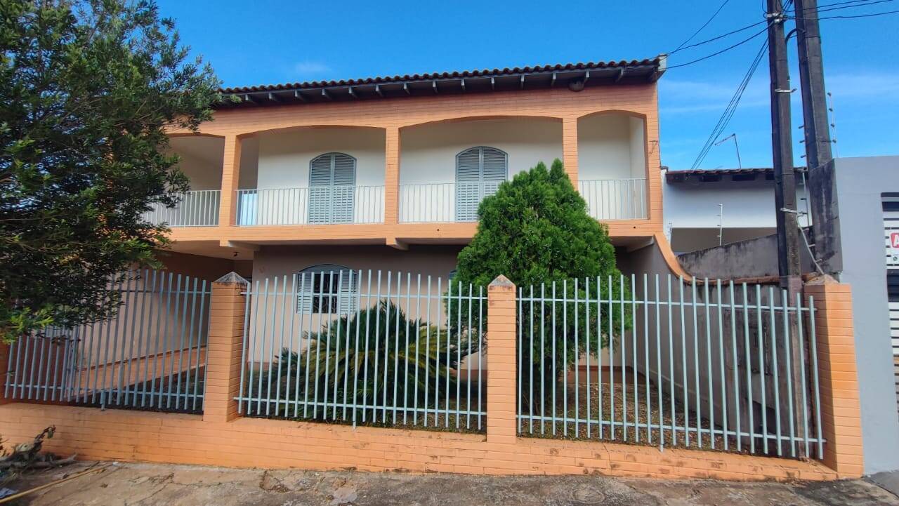 #1415 - Casa para Venda em Arapongas - PR