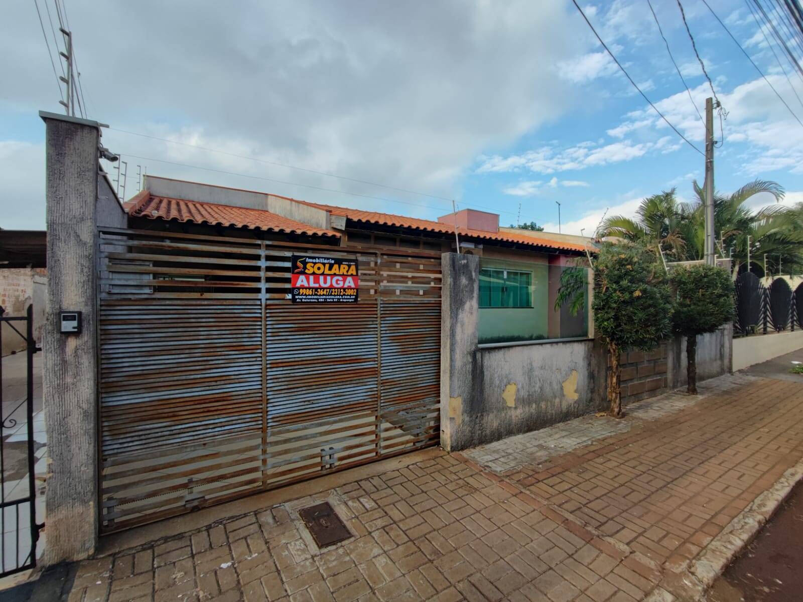 #1547 - Casa para Locação em Arapongas - PR