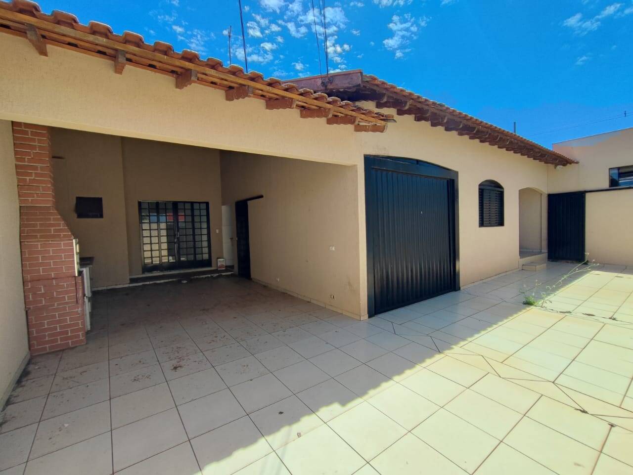 #1661 - Casa para Locação em Arapongas - PR