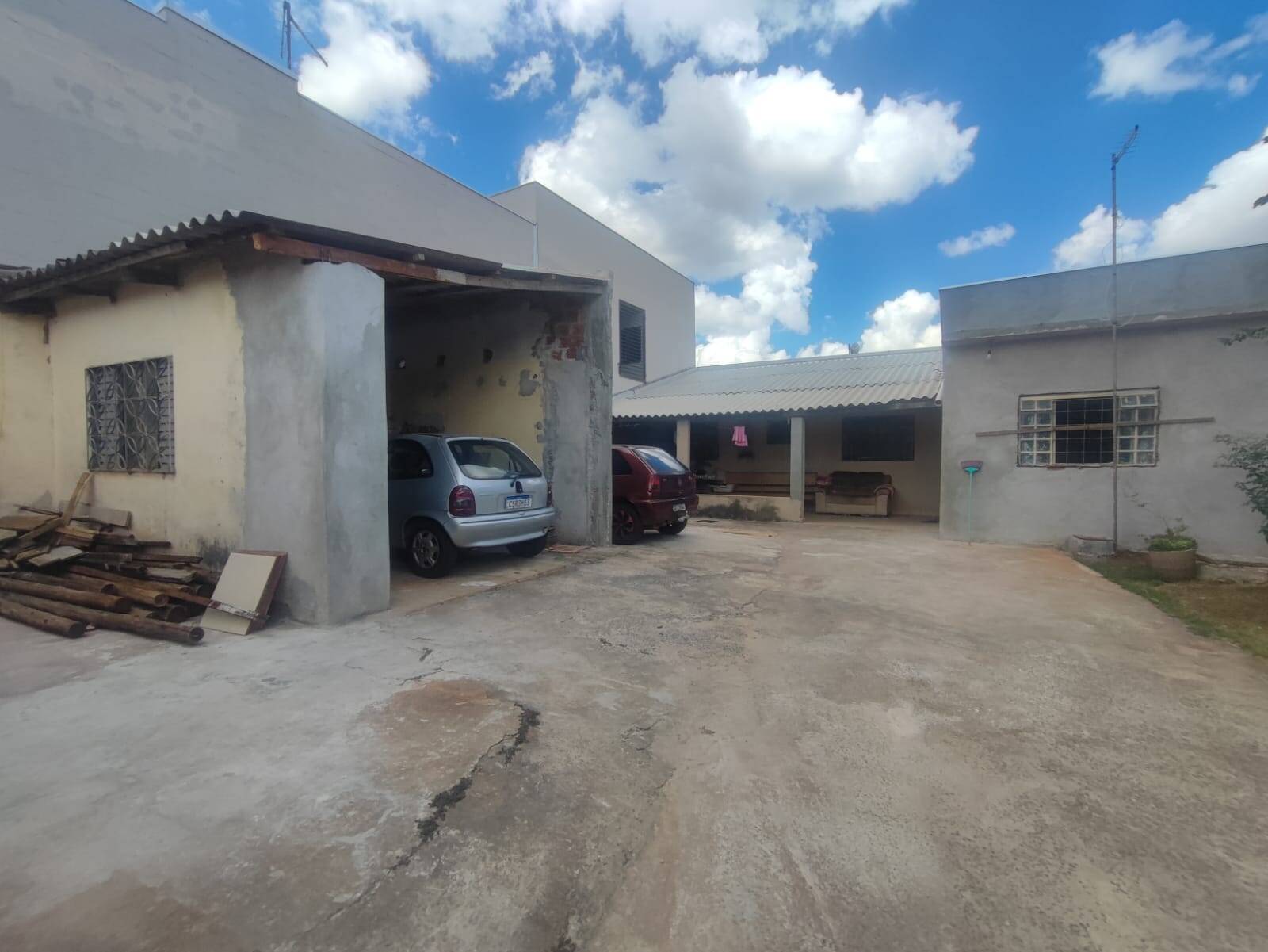 #1677 - Casa para Venda em Arapongas - PR