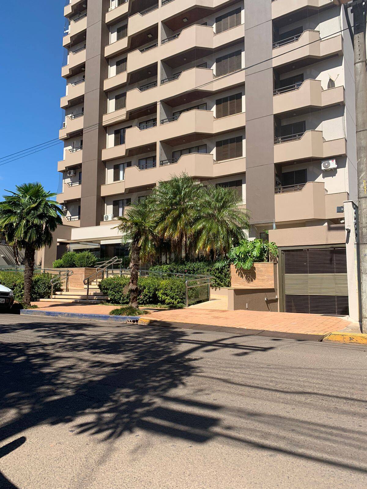 #1715 - Apartamento para Venda em Arapongas - PR