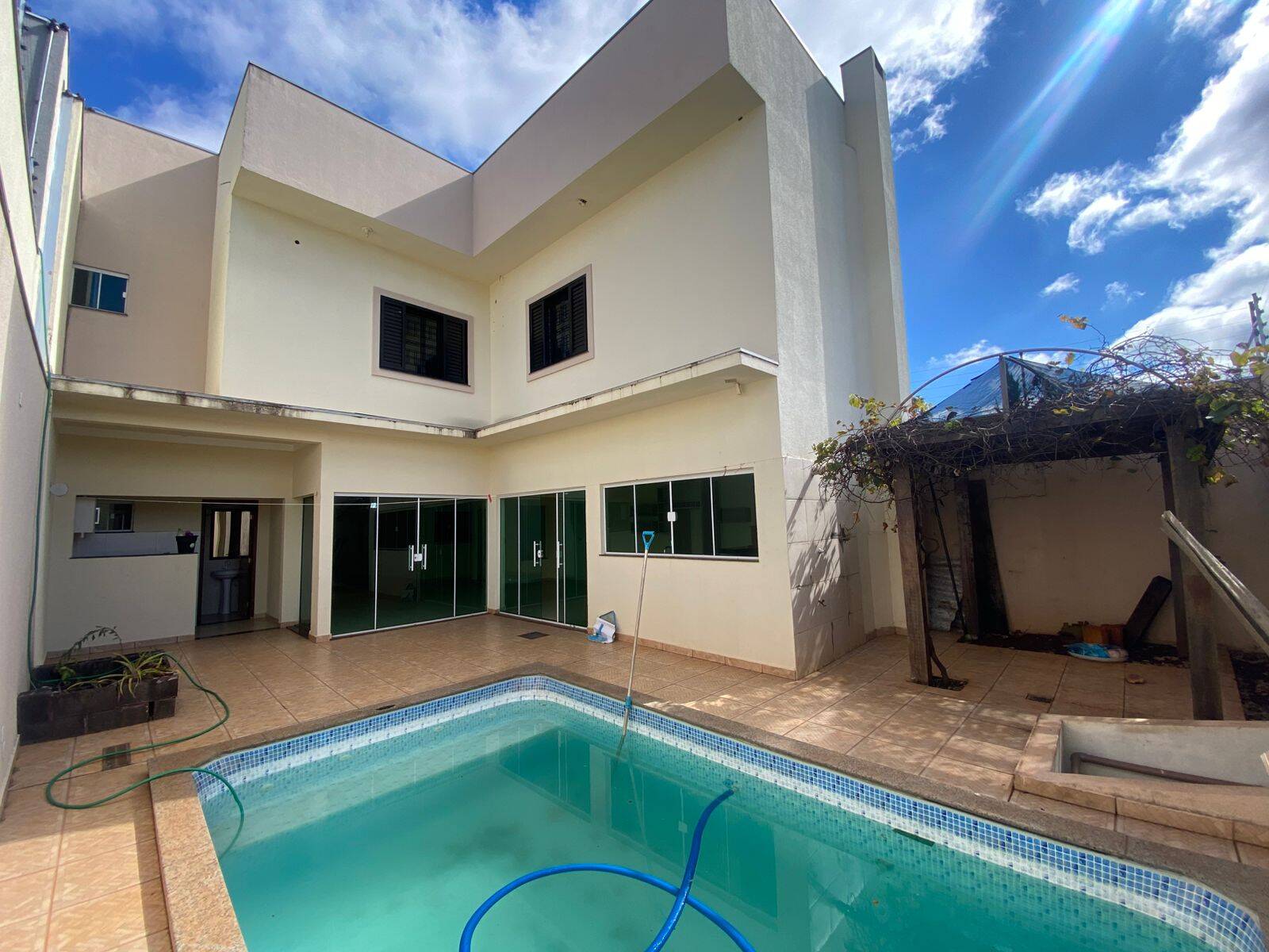 #1716 - Casa para Venda em Arapongas - PR