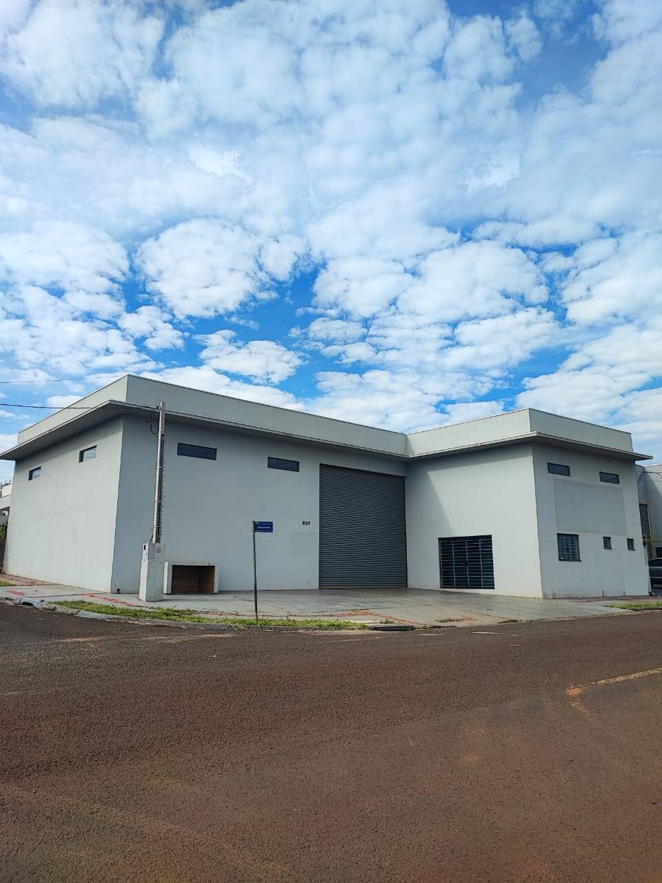 #1721 - Barracão para Locação em Arapongas - PR