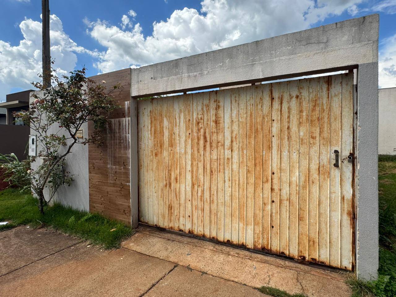 #1809 - Casa para Locação em Arapongas - PR