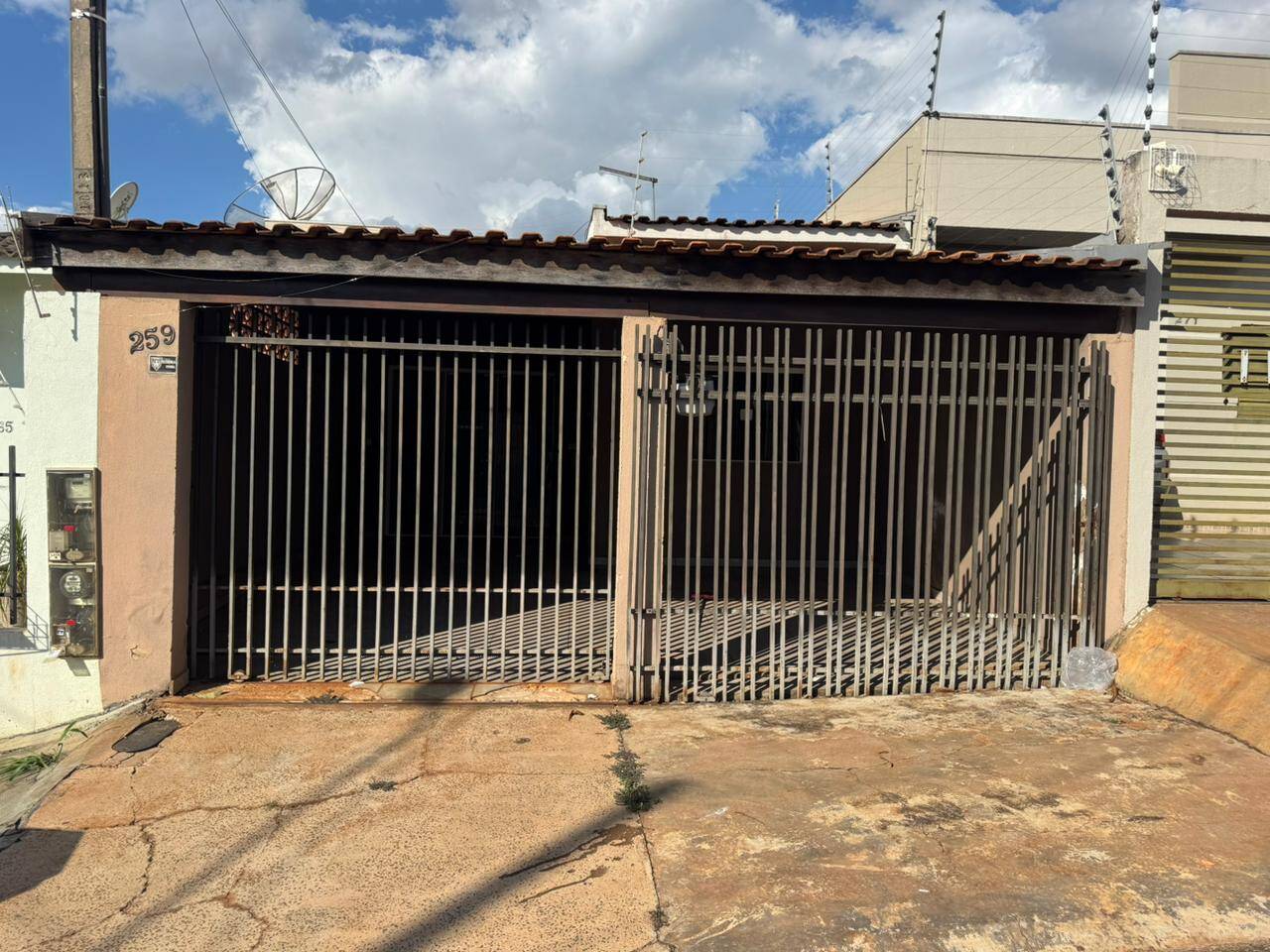 #1812 - Casa para Locação em Arapongas - PR