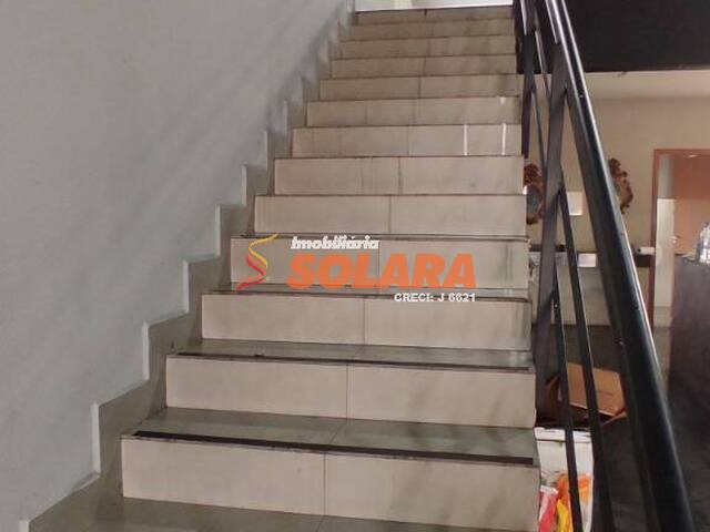 #1177 - Barracão para Locação em Arapongas - PR