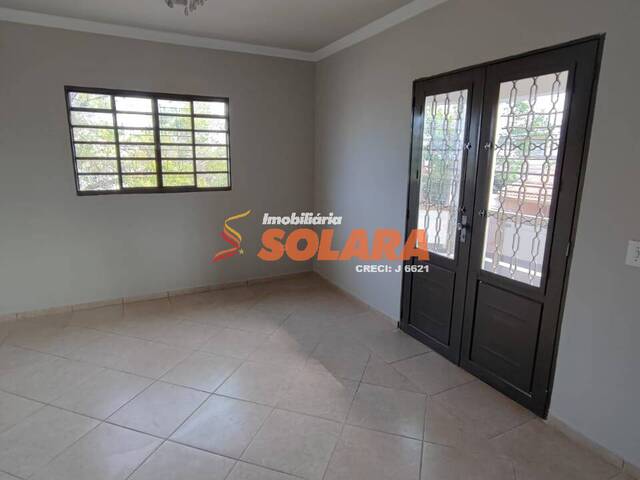 #1766 - Apartamento para Locação em Arapongas - PR - 2